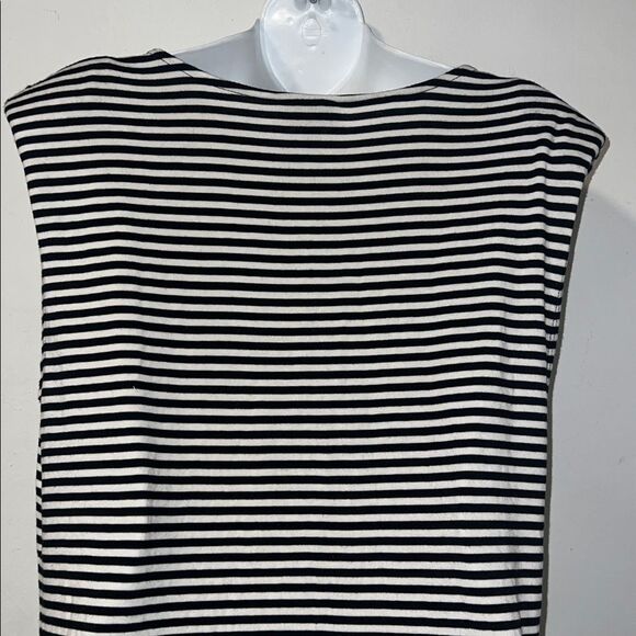 EVEREVE Laney Black + White Striped Structured Padded Shoulder Sleeveless Top-M - Picture 6 of 10